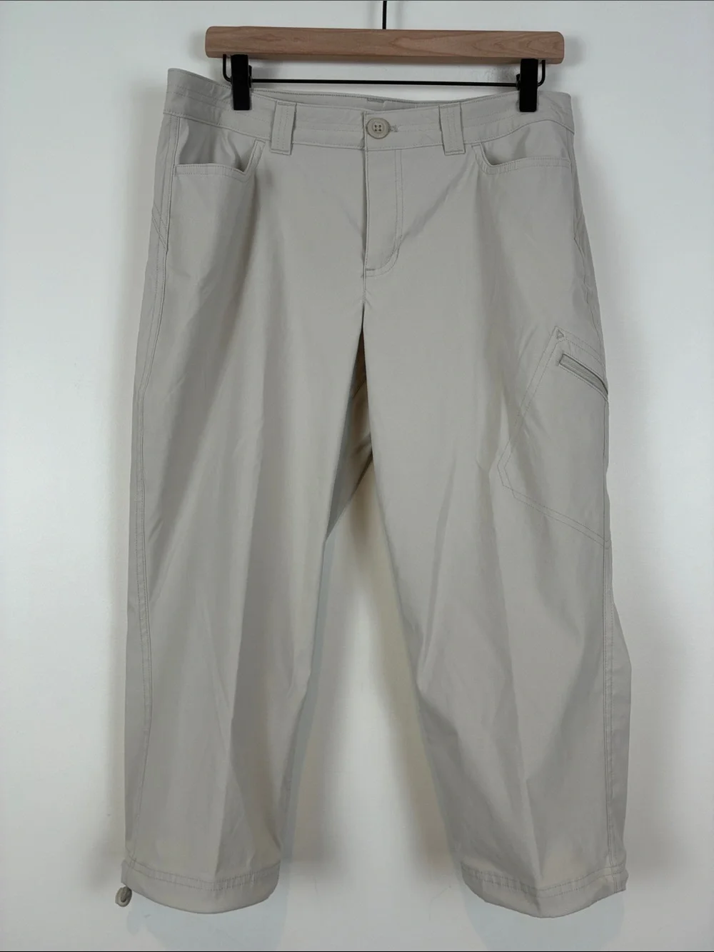 Eddie Bauer Khaki Women’s 10 Cargo Crop Pants Cinch Leg Outdoors Performance Tan